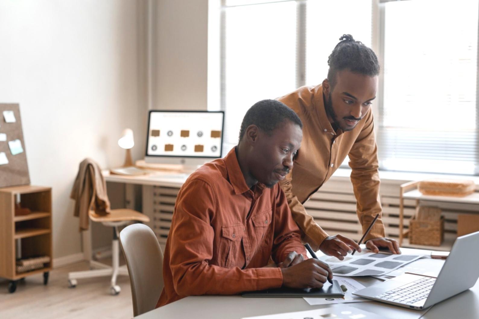 Teamarbeit bei der Entwicklung individueller Finanzlösungen
